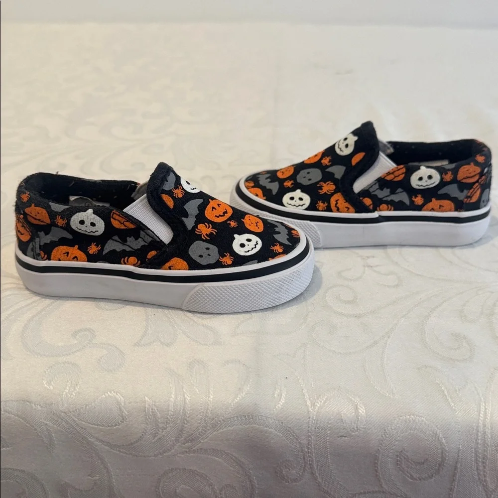🌟3/$15🌟 🎃 Tommy Bahama Slip On Sneakers. Size 5.